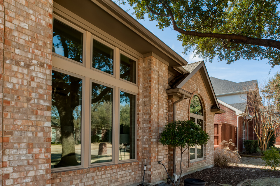 Example of vinyl windows from Brennan Enterprises. This image features Brennan Traditions vinyl casement windows.