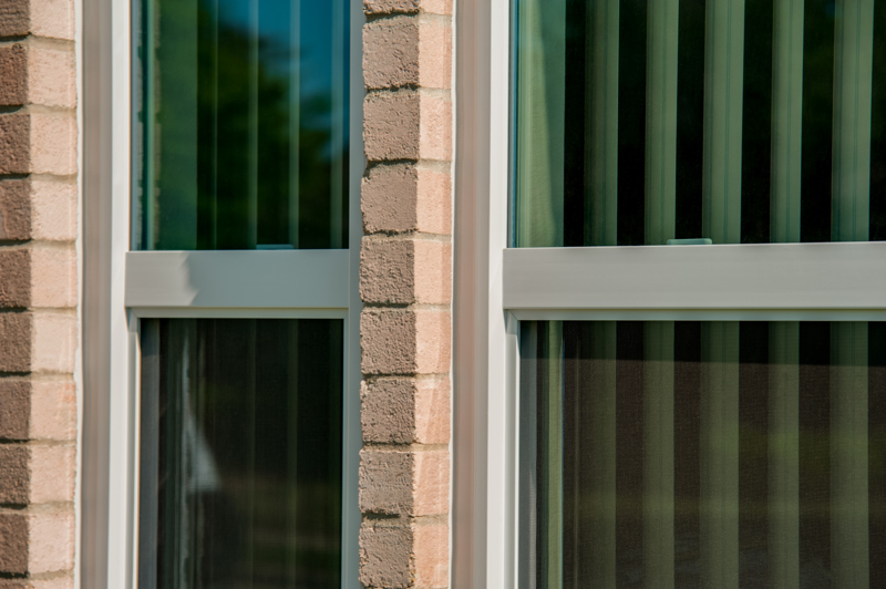 twin-vinyl-single-hung-windows-with-blinds