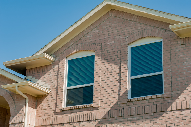 white-vinyl-single-hung-windows