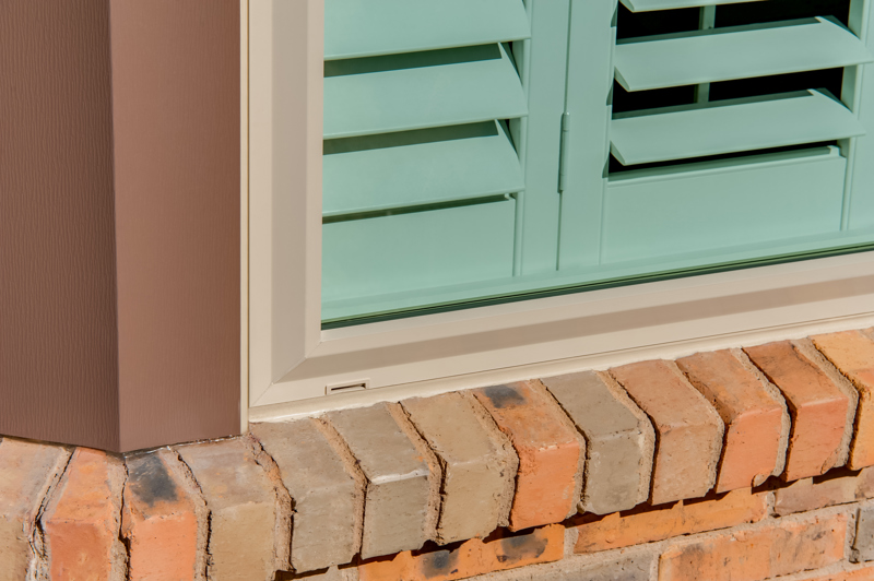 brennan-bay-window-close-up