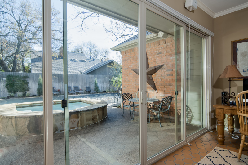 nt-sliding-door-close-up