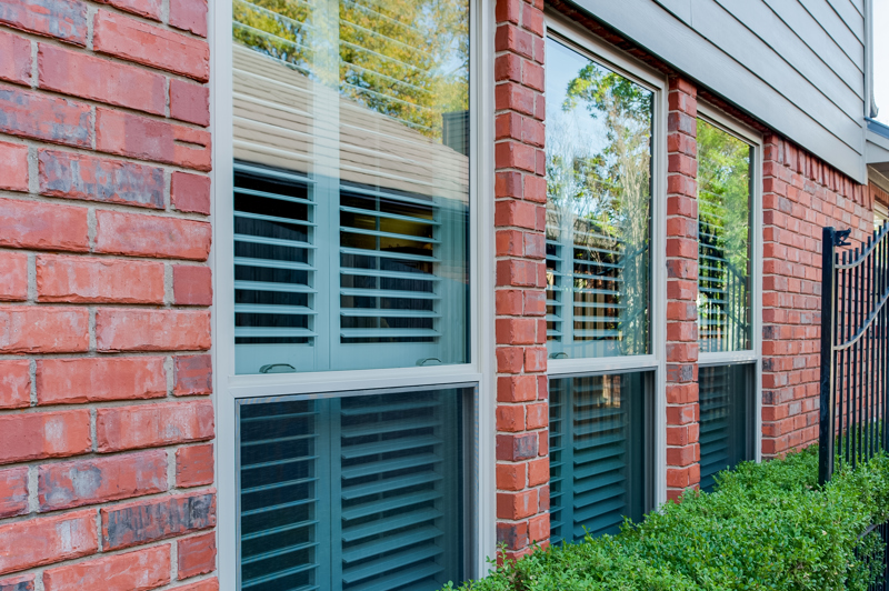 triple-single-hung-close-up