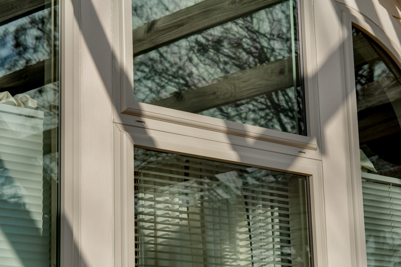 brennan-traditions-triple-single-hung-window-with-curtains