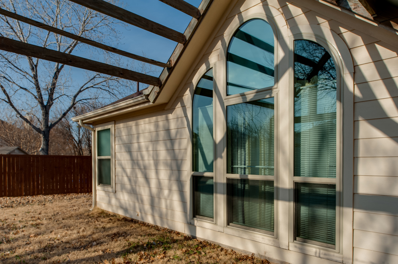 brennan-traditions-with-specialty-and-single-hung-window