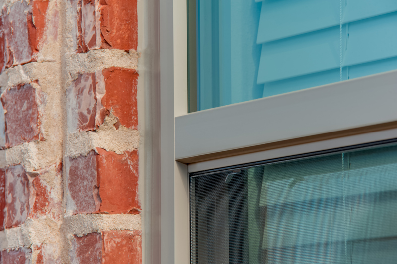 brennan-traditions-single-hung-close-up