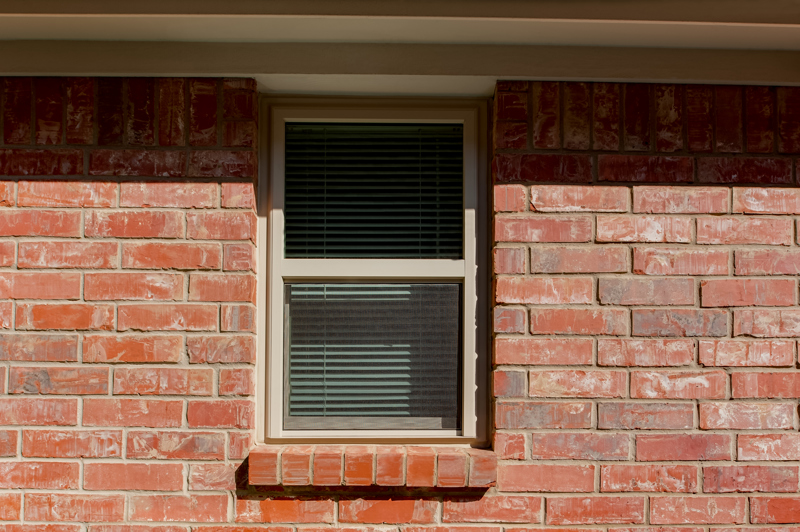 brennan-traditions-single-hung-vinyl-window-upstairs