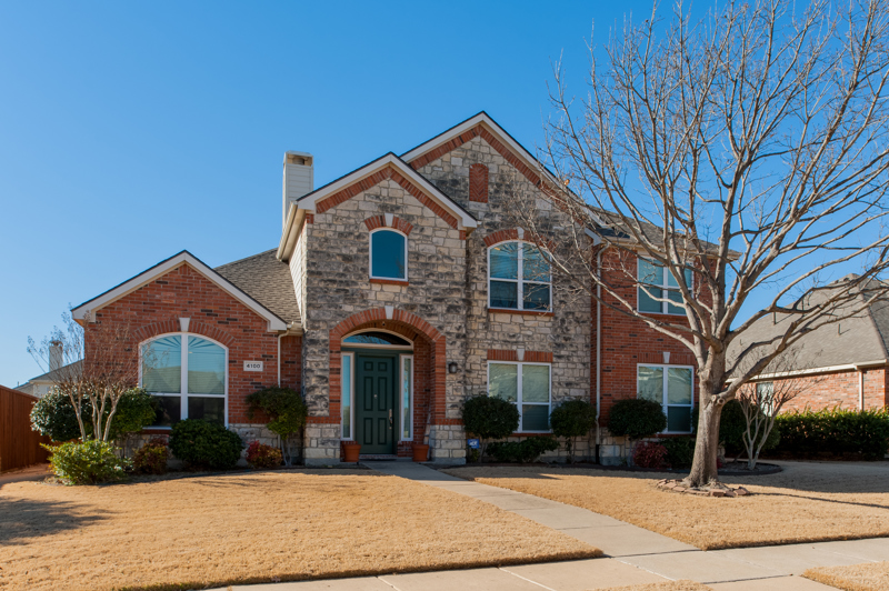 brennan-traditions-full-frontal-of-home