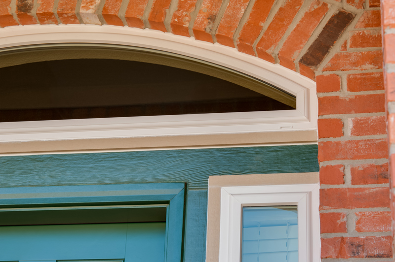 brennan-traditions-slim-window-with-specialty-window-in-front