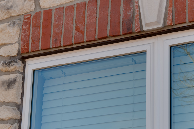 brennan-traditions-window-with-single-hung-in-front