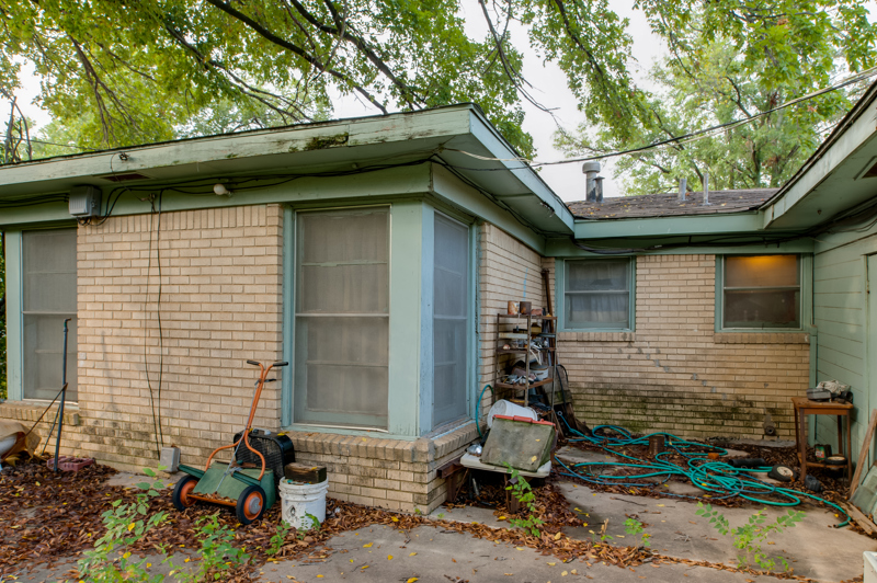 brennan-traditions-backyard-view-of-windows