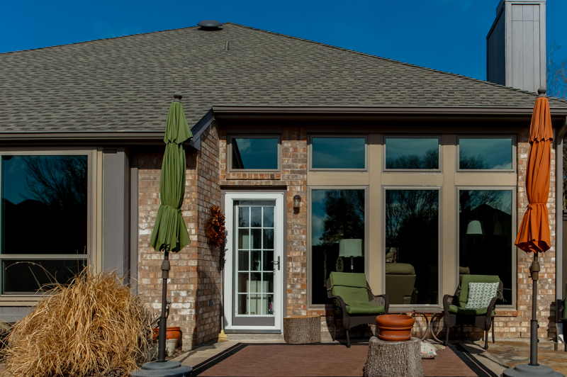 brennan-traditions-prairie-door-and-picture-window