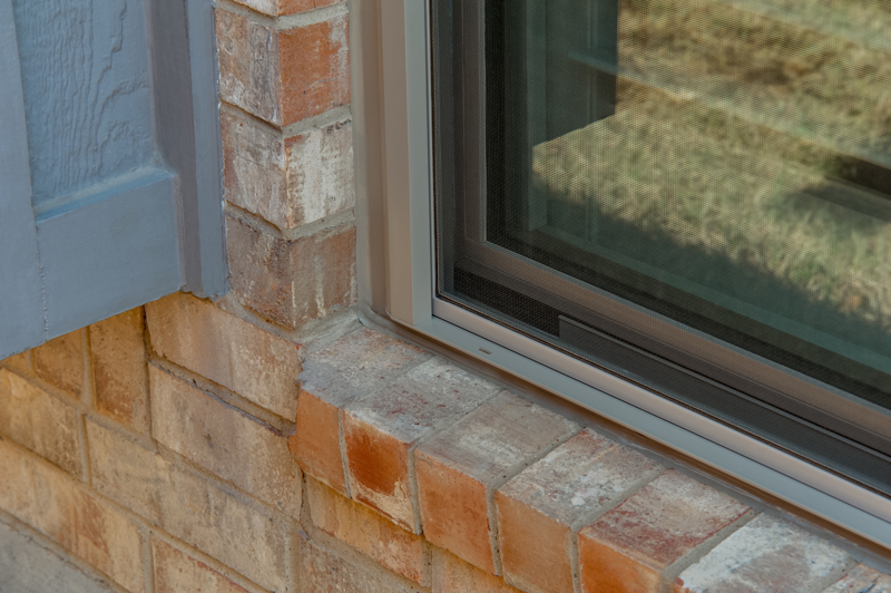 brennan-traditions-with-screen-window-corner