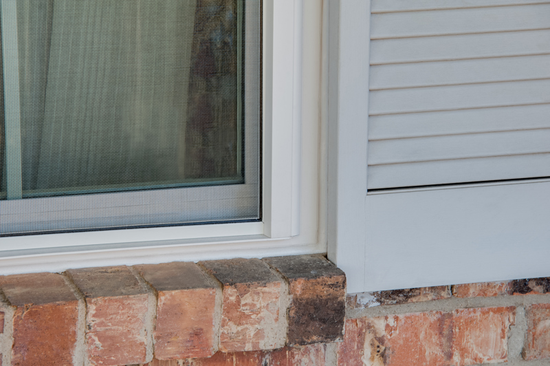 brennan-traditions-single-hung-close-up-2