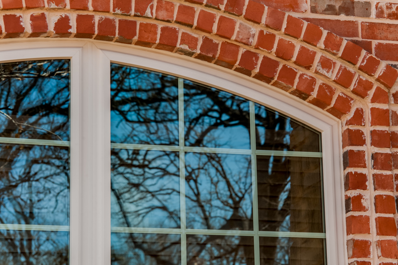 brennan-traditions-single-hung-grid-corner