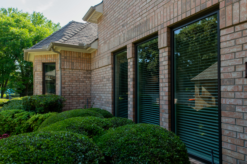 brennan-traditions-three-picture-windows-closeup