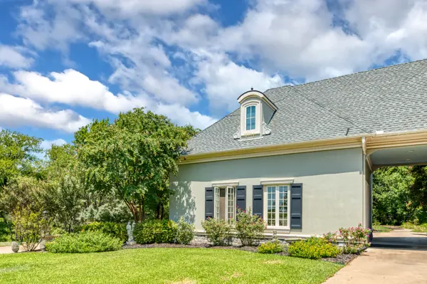 Side Vertical Windows